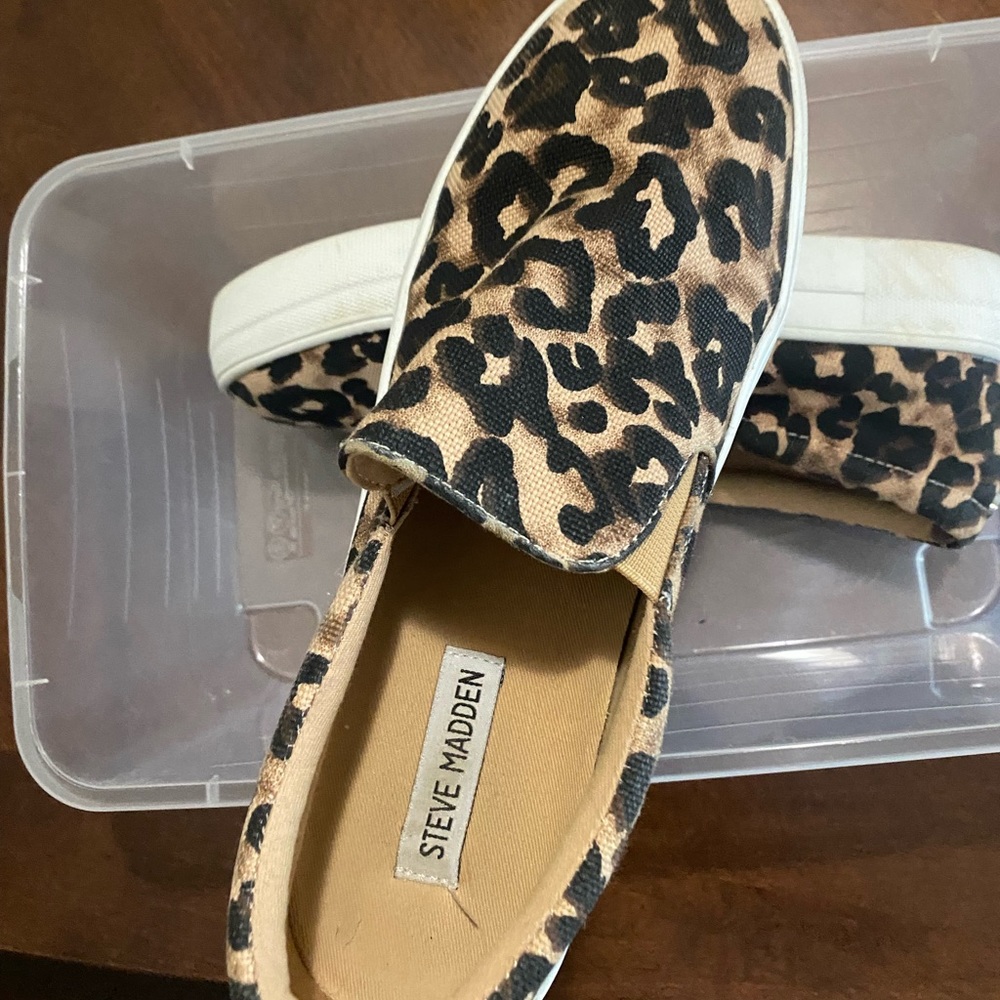 Steve Madden cheetah slip ons
